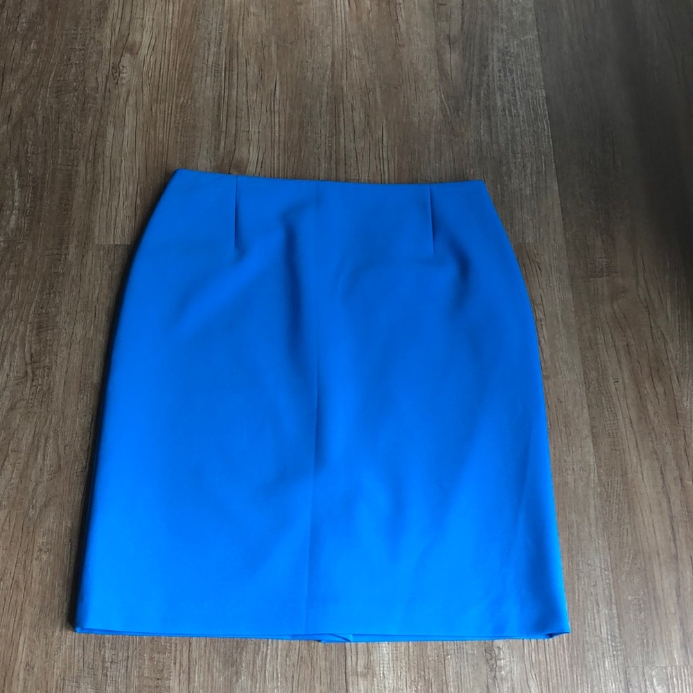 Hugo Boss skirt in light blue.